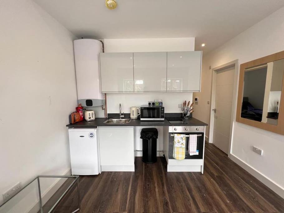 Star London Finchley Road 1-Bed Hideaway Appartement Buitenkant foto